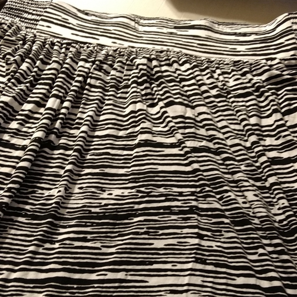 3/$20!!! Bundle and save!!Lane Bryant skirt